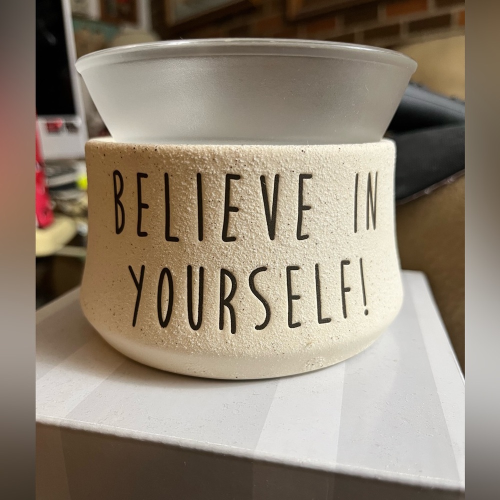 Scentsy Candle Wax Bar Warmer "Believe In Yourself" Electric Cord NEW